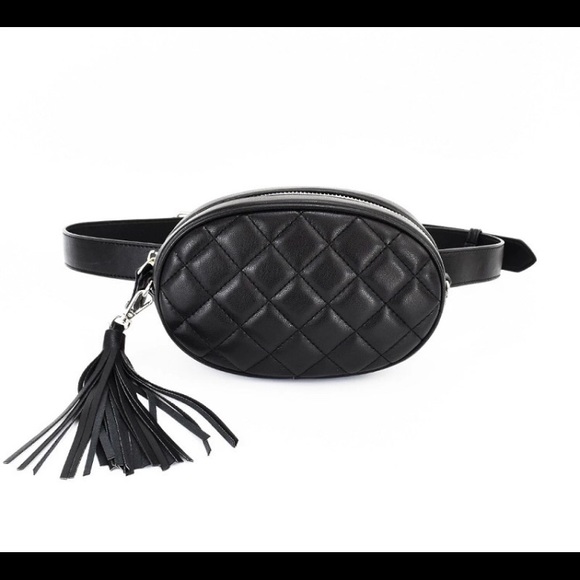 Blu Trend Handbags - Price Drop! ⤵️ 1 Left!!! Black Quilted Fanny Pack